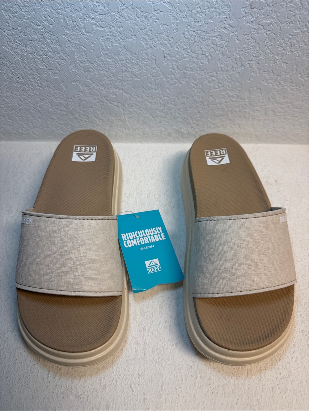 NWT Reef Cushioned Bondi Bay Beige Wide Strap Slide Sandals Woman’s 9